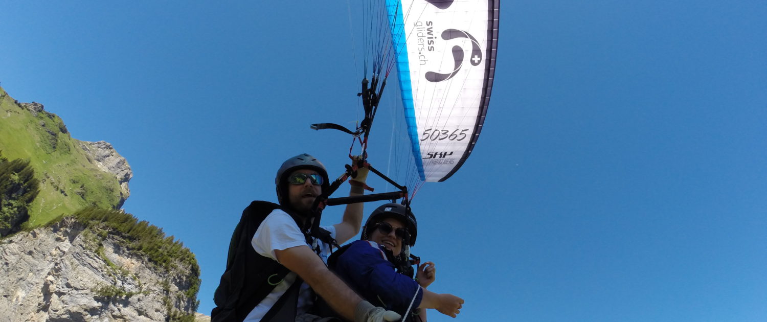 Tandem Gleitschirmfliegen im Berner Oberland mit Swissgliders