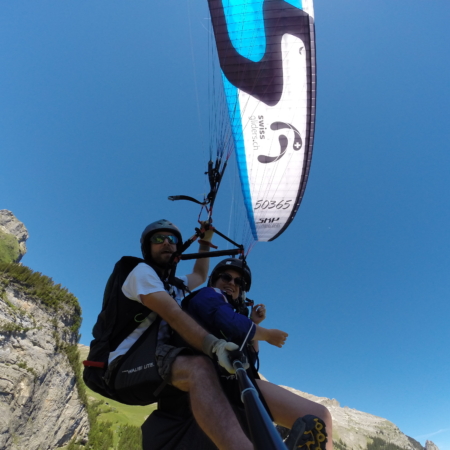 Tandem Gleitschirmfliegen im Berner Oberland mit Swissgliders