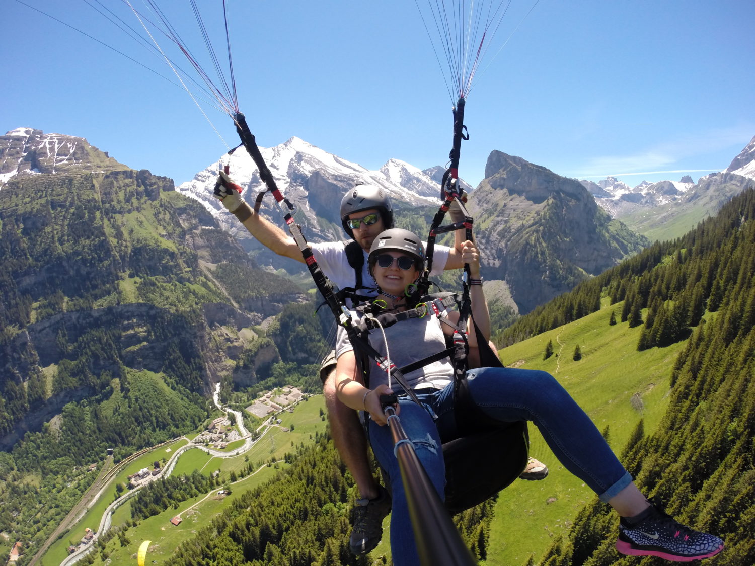 Tandem Gleitschirmfliegen im Berner Oberland Kandersteg mit Swissgliders