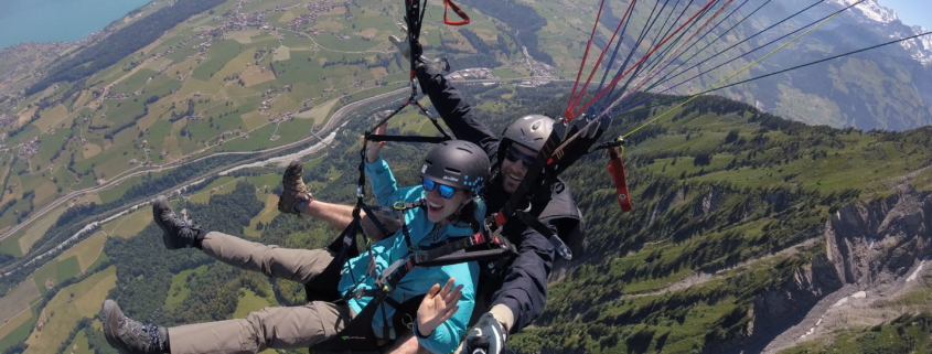 Tandem Gleitschirmflug vom Niesen